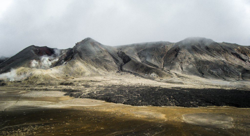 Hiking the Tongariro Crossing