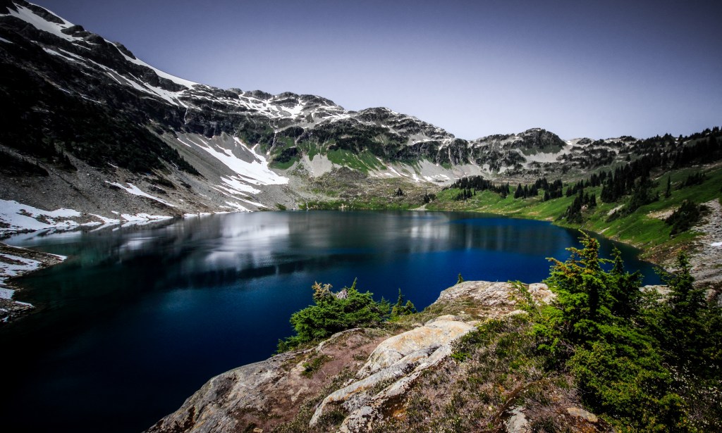 Hiking from Callaghan Lake to Cirque Lake