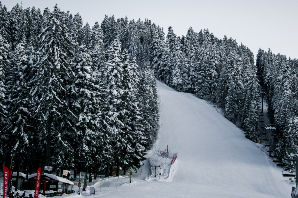 Skiing and snowboarding in Borovets,&nbsp;Bulgaria