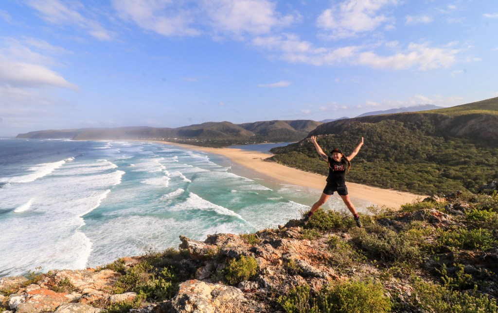 Solo Travel or Group Travel: Which Is Best? | Partnered Post